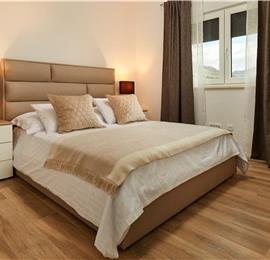 6 bedroom villa with heated pool near Omis, sleeps 12